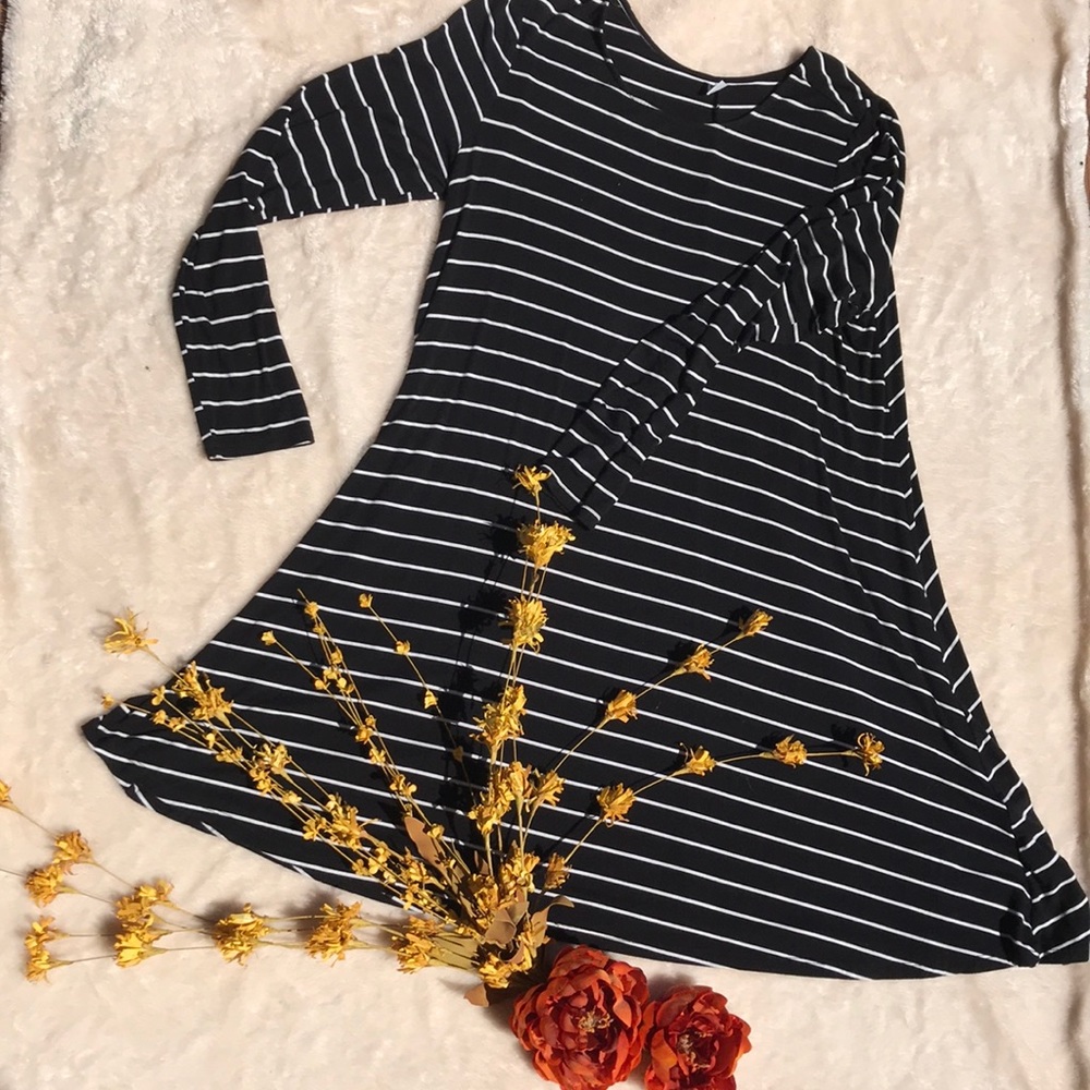 Long sleeved lightweight dress